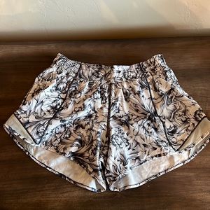 Lululemon Hotty Hot Long